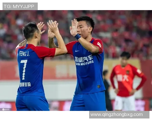 足球明星杨帅的成长历程与精彩瞬间全景展示